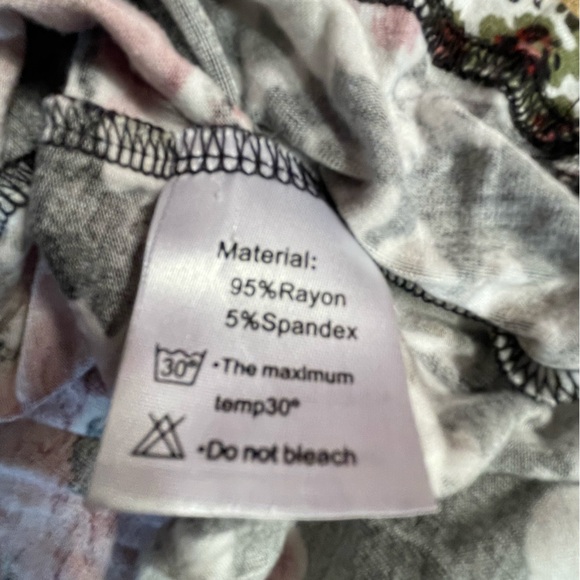 Floral Pink Short Sleeve Relaxed Blouse - Picture 7 of 8